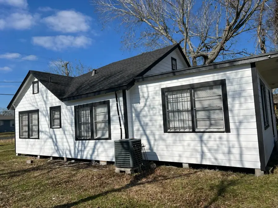 210 S Pecan Drive, Texas City, TX 77591 - Image #3