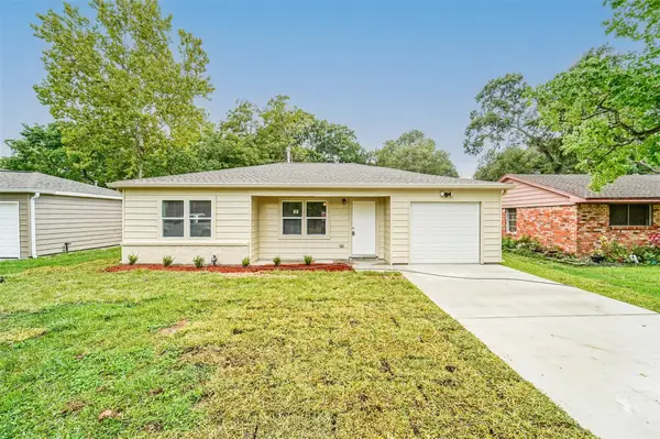 304 E Foley Street, Alvin, TX 77511