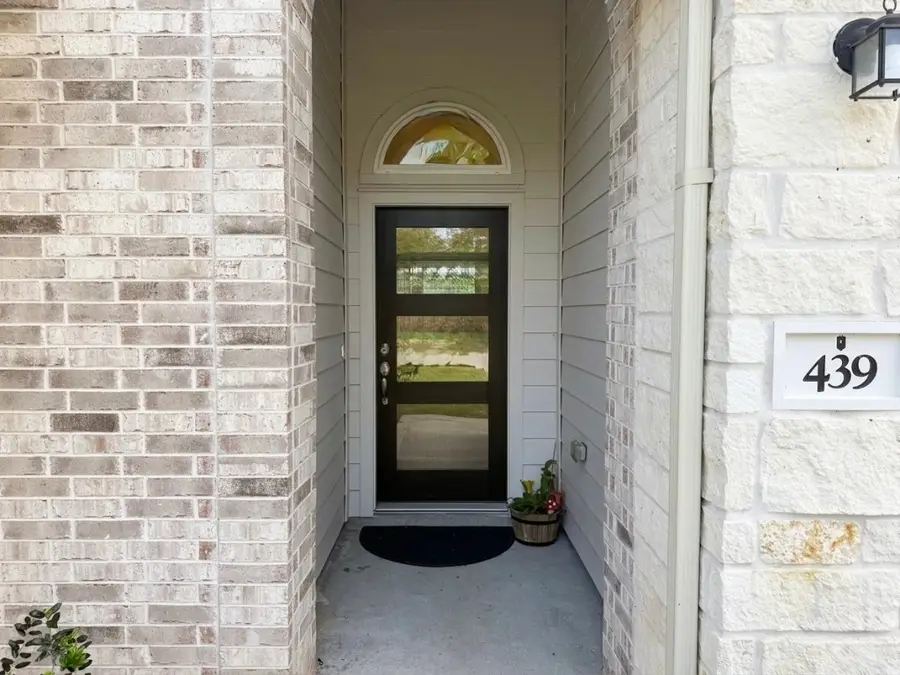 439 S Amherst Drive, West Columbia, TX 77486 - #2