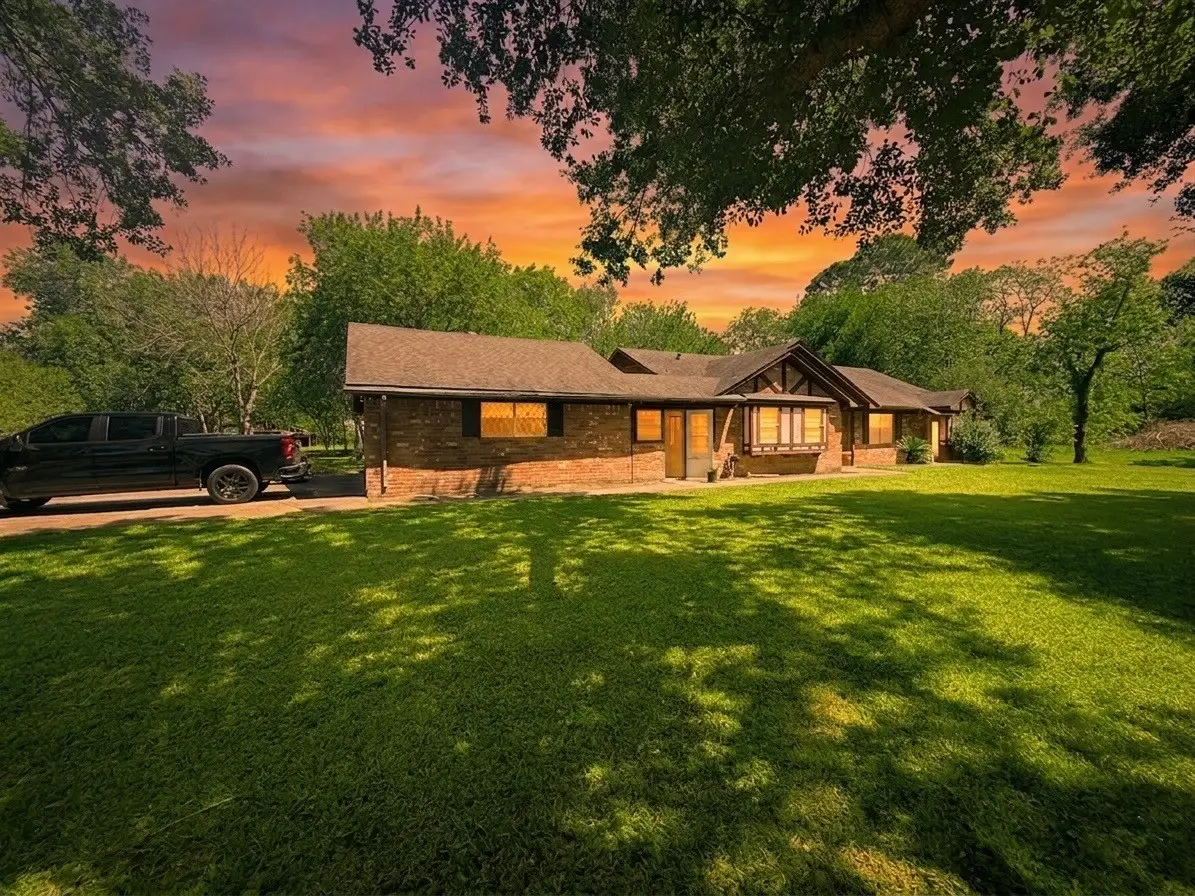 155 County Road 133, Alvin, TX 77511 - #1