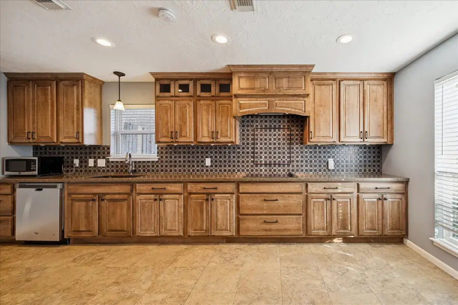 11302 Brook Meadows Lane, Meadows Place, TX 77477 - Image #3