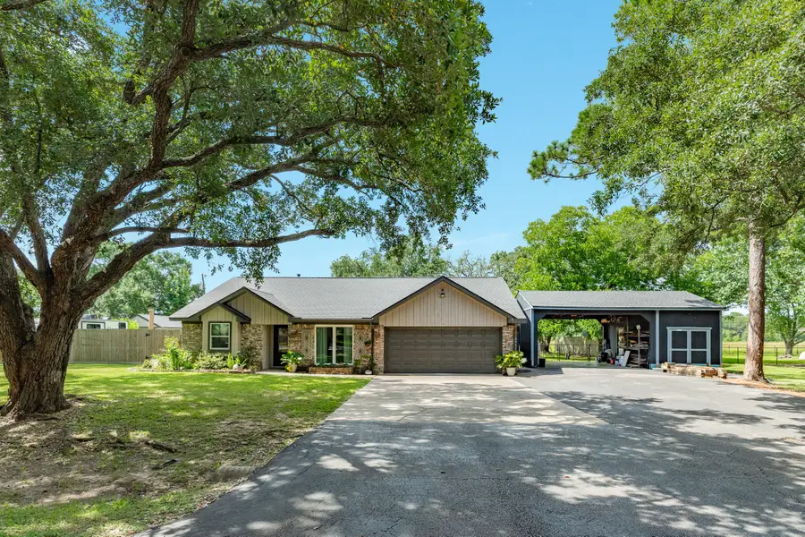 302 E Bronco Bend Street, Angleton, TX 77515 - #3