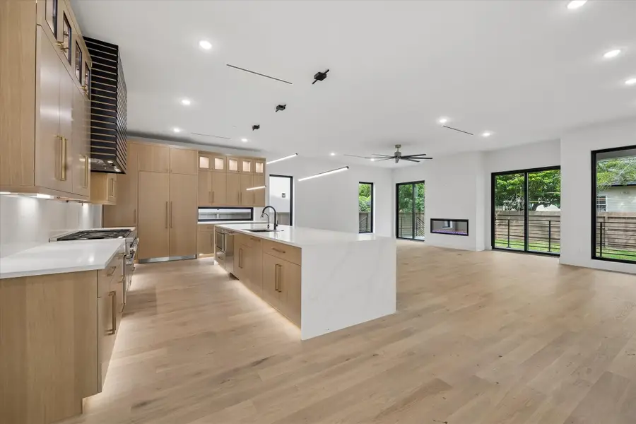 4622 Willow, Bellaire, TX 77401 - #2