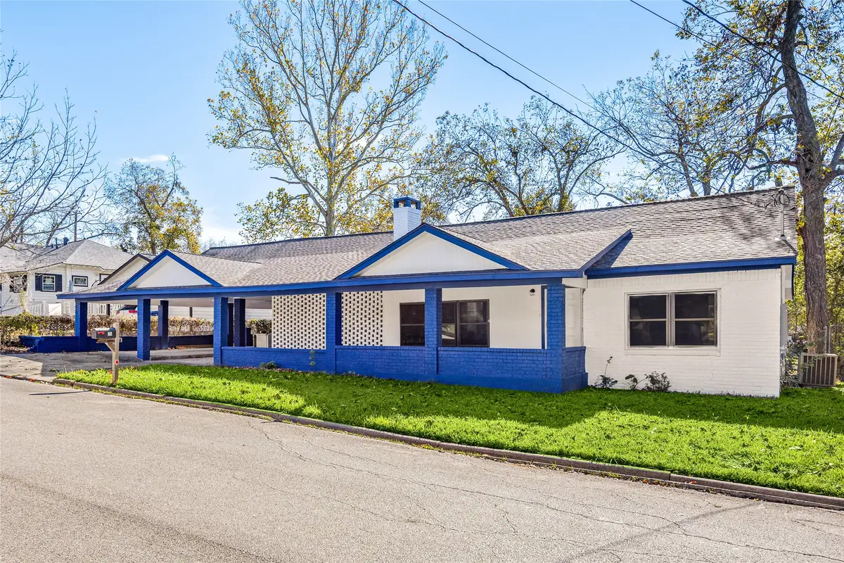 811 W Calhoun Street, Livingston, TX 77351 - #1