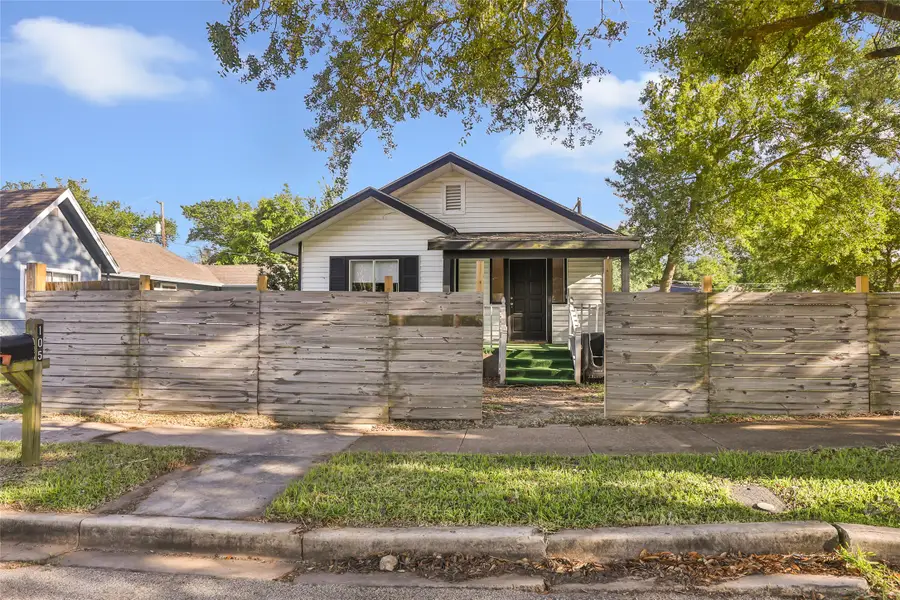 105 Graham Street, Baytown, TX 77520 - #2