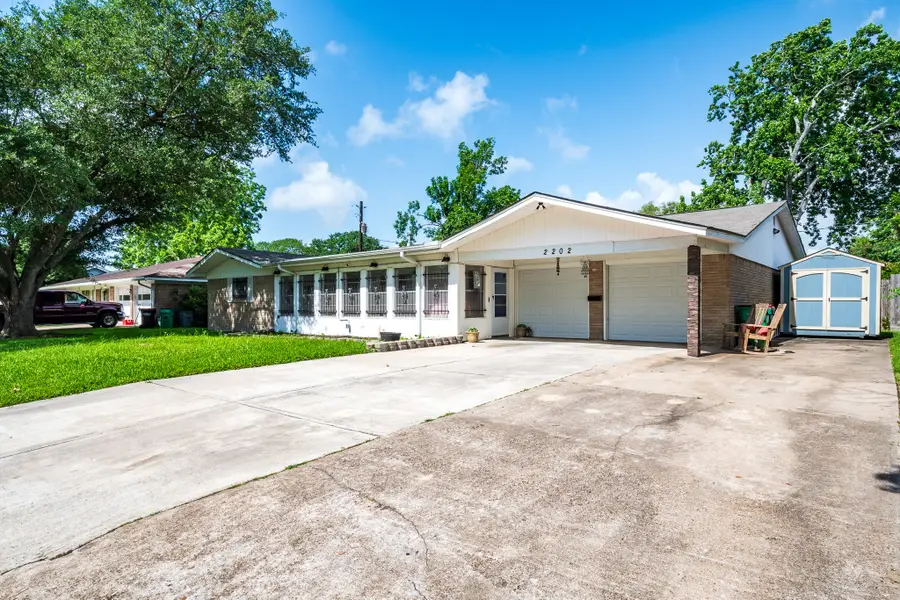 2202 French Place, Baytown, TX 77520 - #2