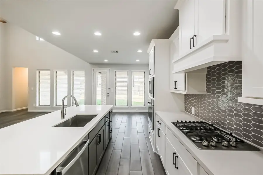 8823 Morning Glow Drive, Missouri City, TX 77459 - Image #3