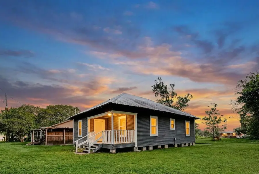 215 Clarence Street, Dayton, TX 77535 - #2