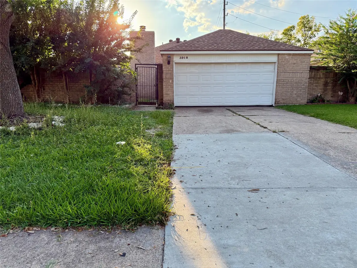 3918 Summit Valley Drive, Houston, TX 77082 - Image #1