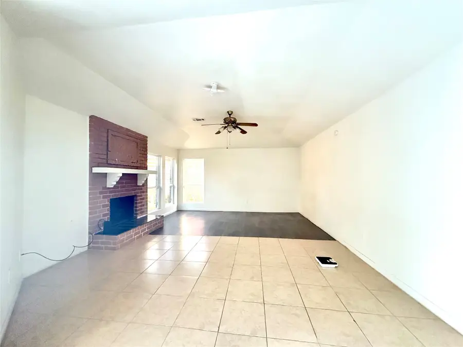 3918 Summit Valley Drive, Houston, TX 77082 - Image #2