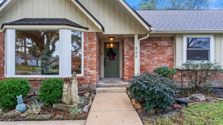 208 Magnolia Way, Huntsville, TX 77320 - Image #3