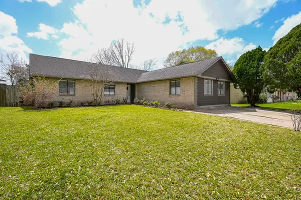 7407 W Fuqua Drive, Houston, TX 77489