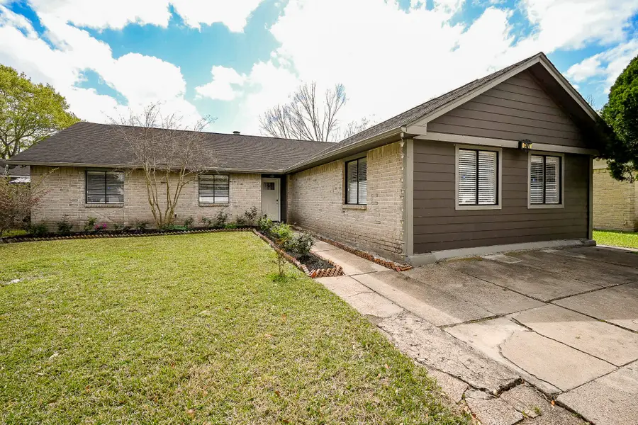 7407 W Fuqua Drive, Stafford Missouri City, TX 77489 - #2