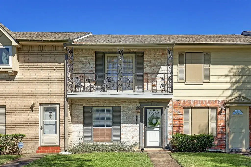 3812 Laura Leigh Drive, Friendswood, TX 77546 - #1