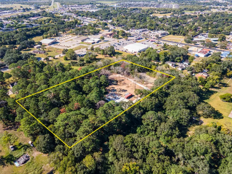 225 Foster Street, Alvin, TX 77511 - #2