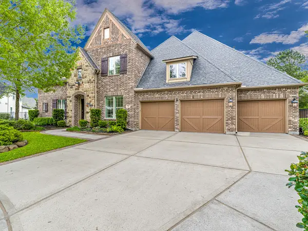 26 Hollyflower Place, Tomball, TX 77375