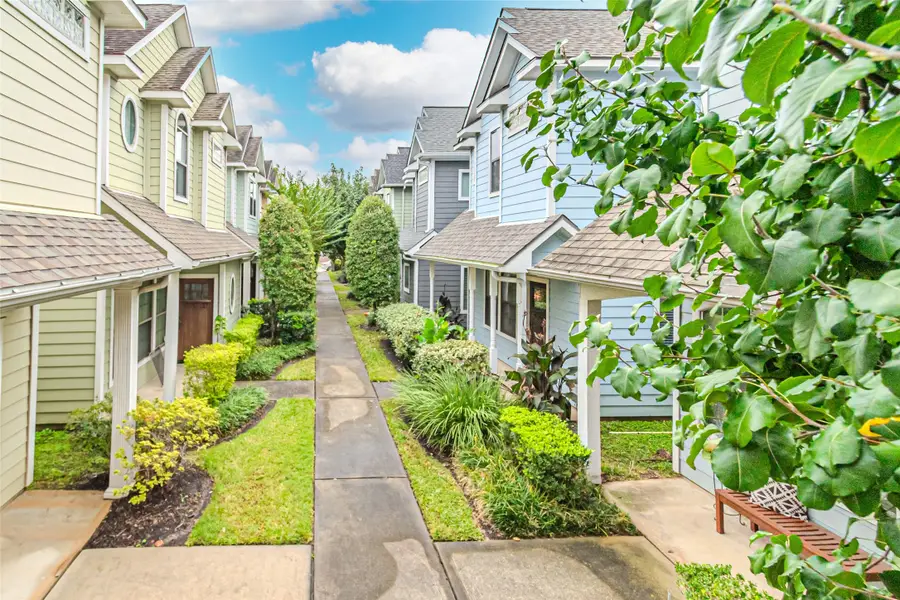 1828 Woodbend Village Court, Houston, TX 77055 - Image #2