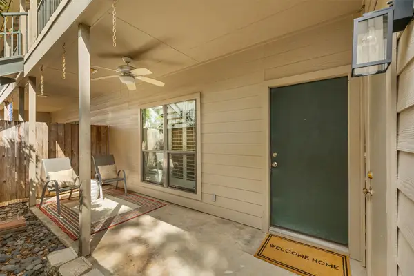 1100 Augusta Drive #83, Houston, TX 77057