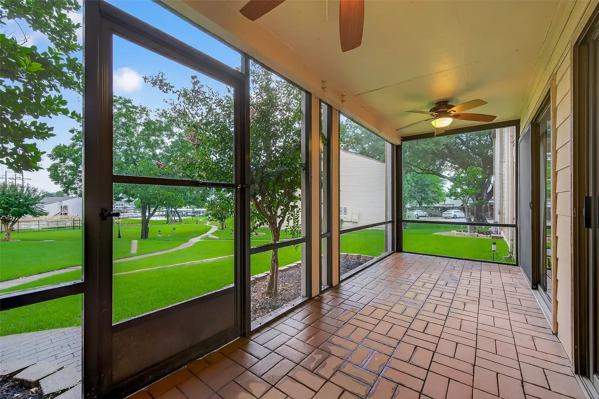 102 E Lakeview Terrace, Montgomery, TX 77356 - #1