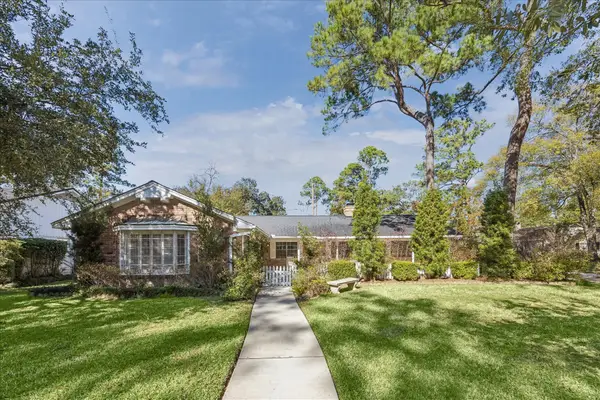 10002 Cedar Creek Drive, Houston, TX 77042