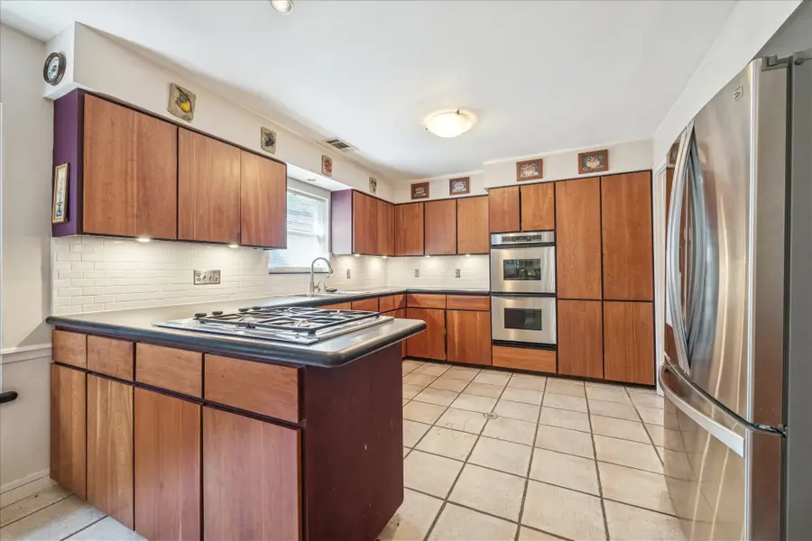 10002 Cedar Creek Drive, Houston, TX 77042 - Image #3