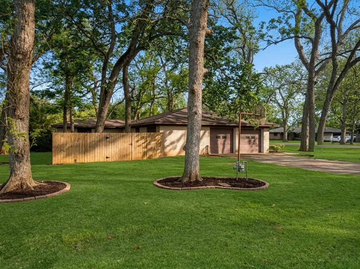 213 Van Winkle Street, Lake Jackson, TX 77566 - #1