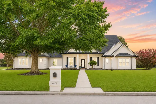 1 Lake Estates Court, Montgomery, TX 77356