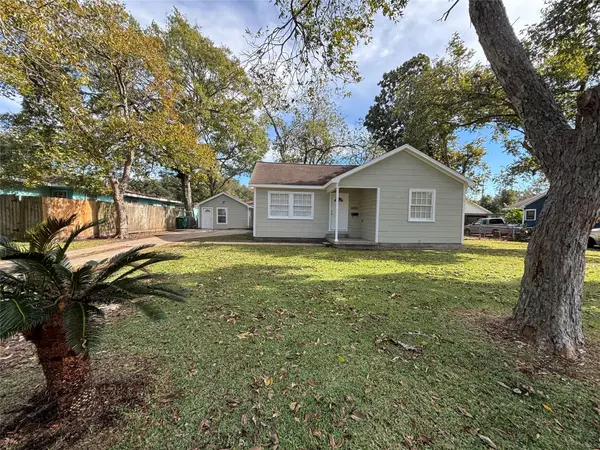 1401 Austin Street, Texas City, TX 77568