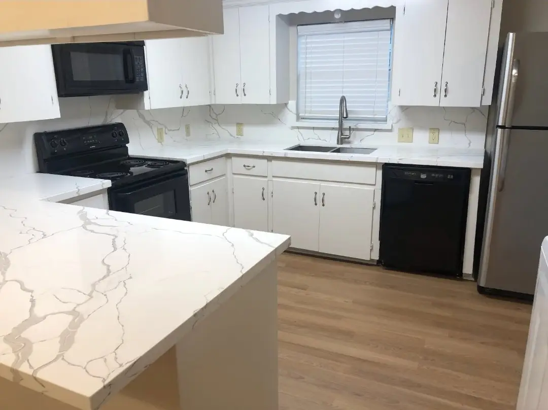 652 Kyle St, Angleton, TX 77515 - Image #1