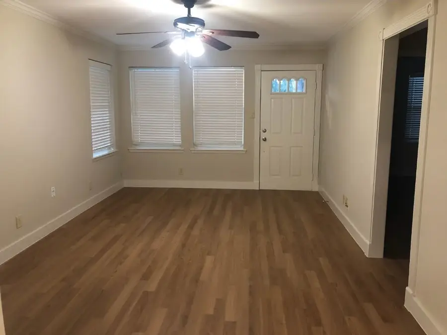 652 Kyle St, Angleton, TX 77515 - Image #3