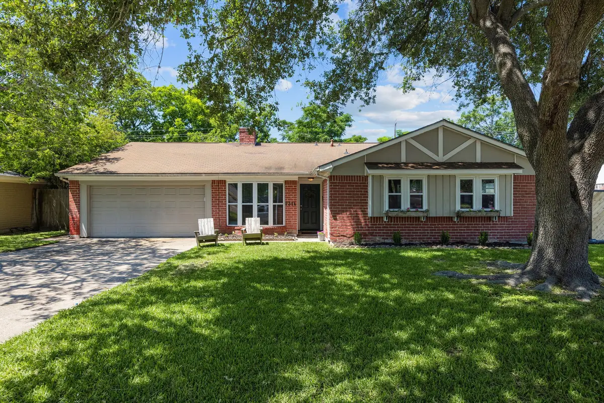 9314 Vickijohn Drive, Houston, TX 77031 - #1