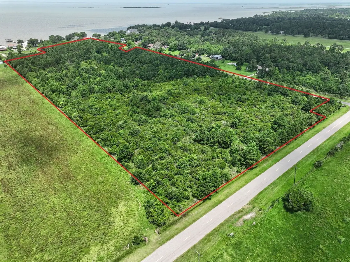 1750 W Bayshore, Anahuac, TX 77514 - #1