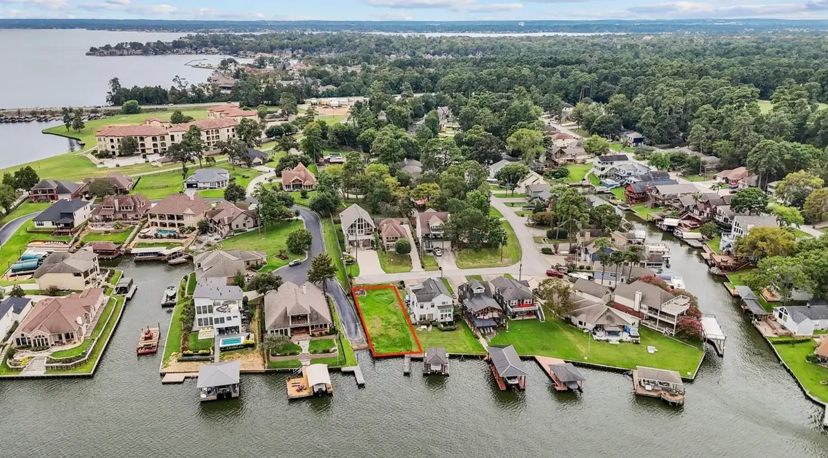 243 Clear Water Street E, Montgomery, TX 77356 - Image #1