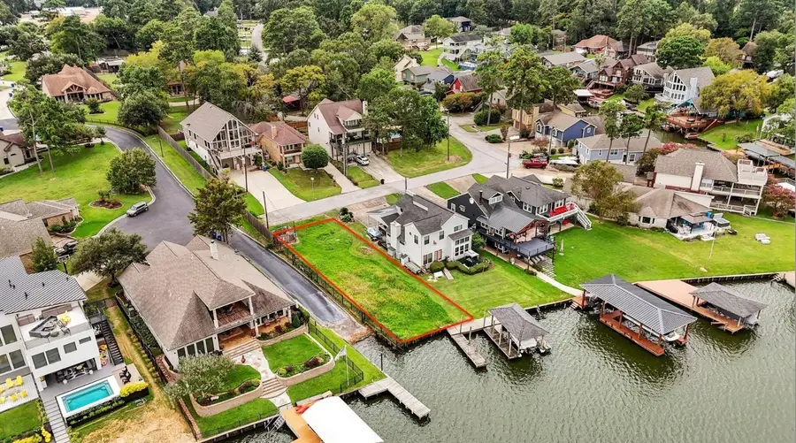 243 Clear Water Street E, Montgomery, TX 77356 - Image #3