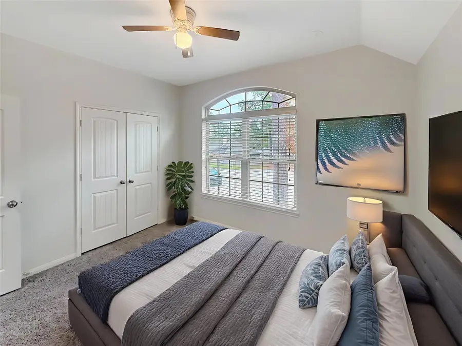 4 Logan Creek Lane, Conroe, TX 77304 - Image #3