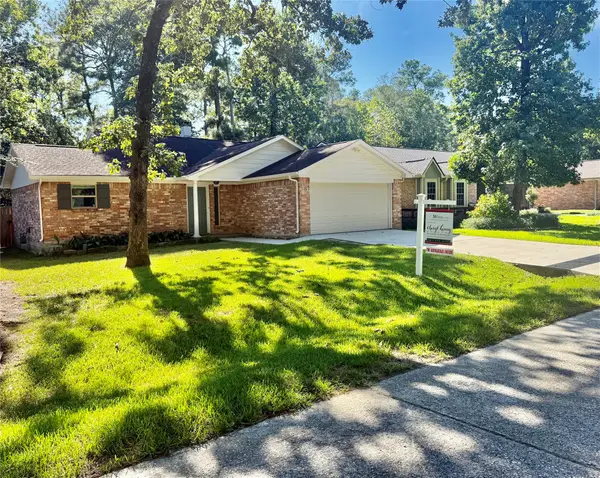13 Maywind Court, The Woodlands, TX 77381