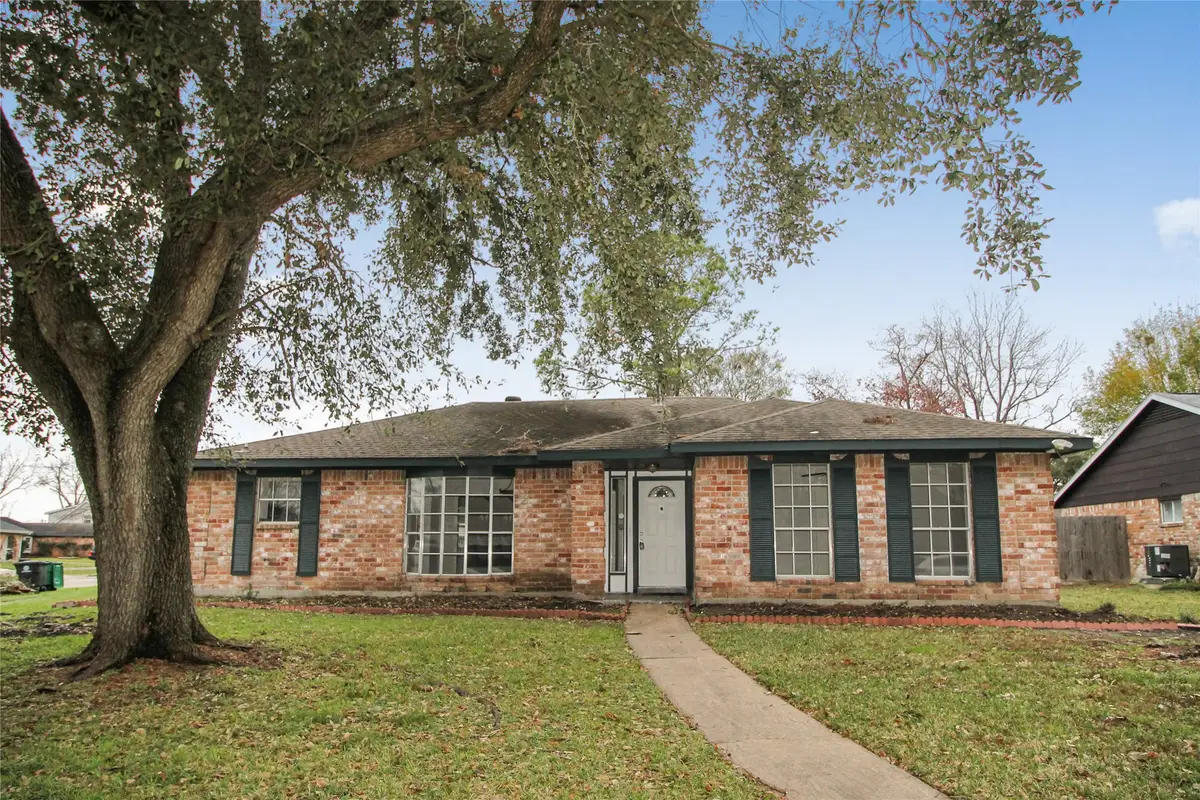 10534 Huntington Wood Drive, Houston, TX 77099 - #1