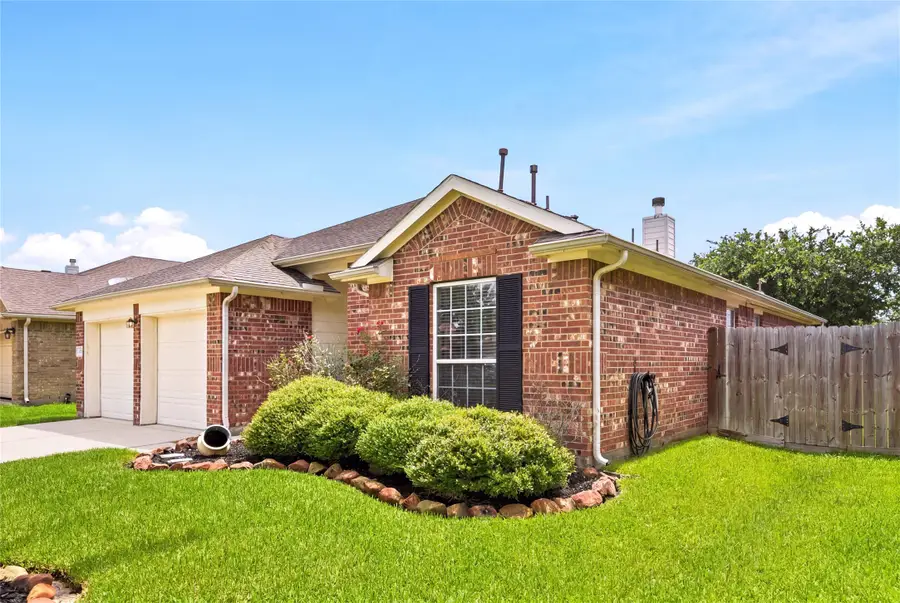 8226 Mandalay Bay Drive, Baytown, TX 77523 - #2