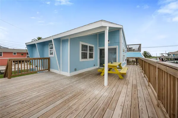 16710 Montego Way, Jamaica Beach, TX 77554