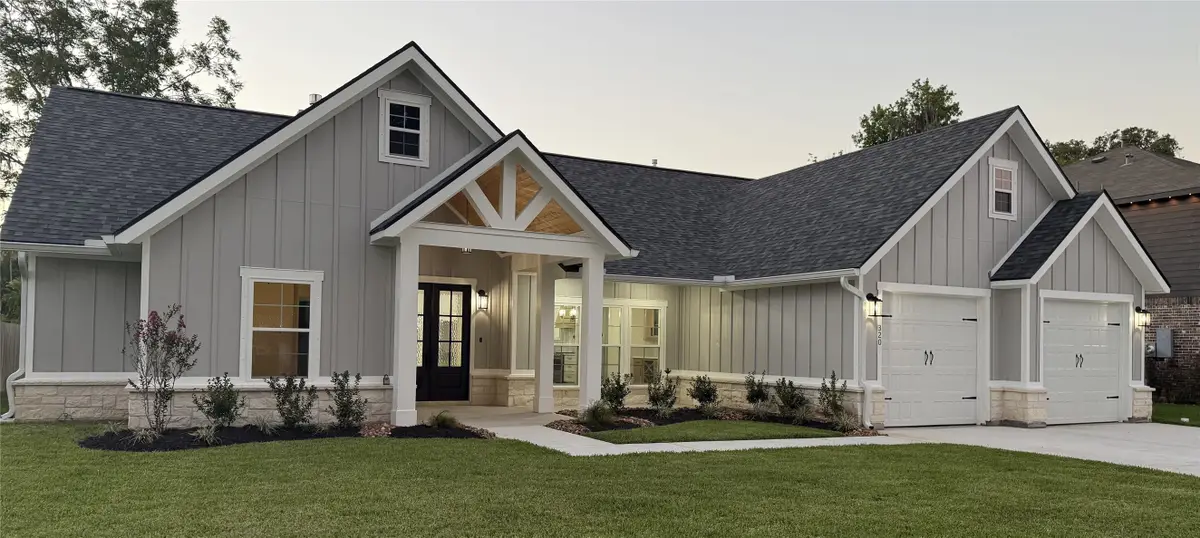 320 Wood Haven Drive, West Columbia, TX 77486 - #1