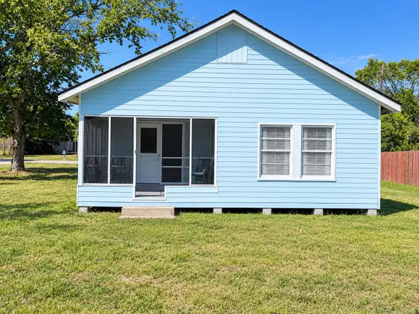 310 Pine Bluff Street, La Porte, TX 77571