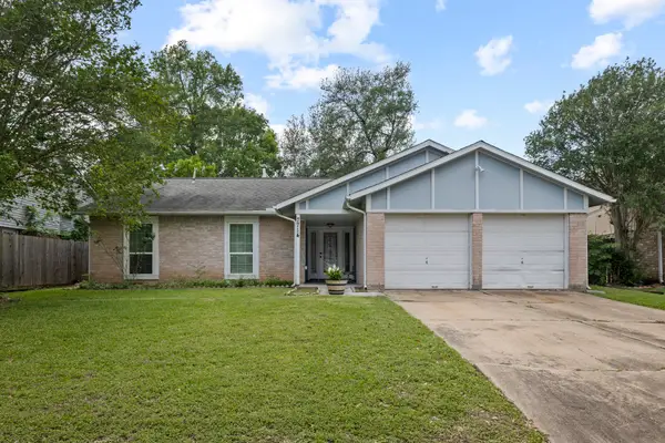 7714 Summer Glen Lane, Houston, TX 77072