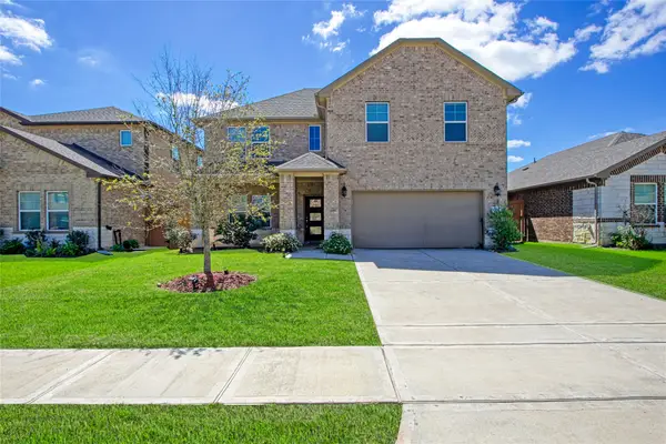 1334 Eagle Pass Drive, Rosharon, TX 77583