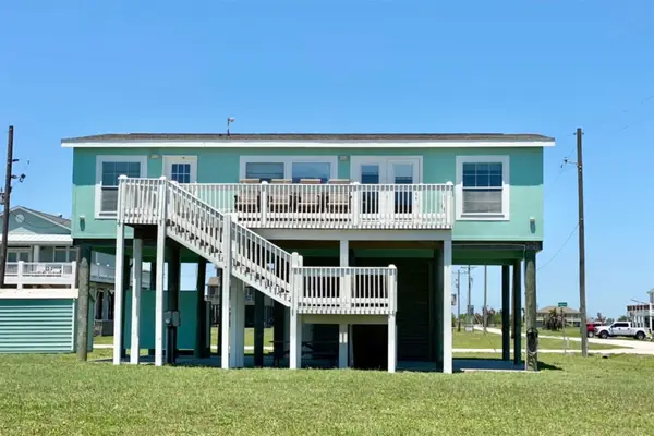 861 Alberdie Drive, Crystal Beach, TX 77650