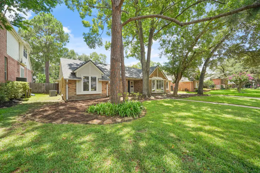 5135 Loch Lomond Drive, Houston, TX 77096 - Image #2