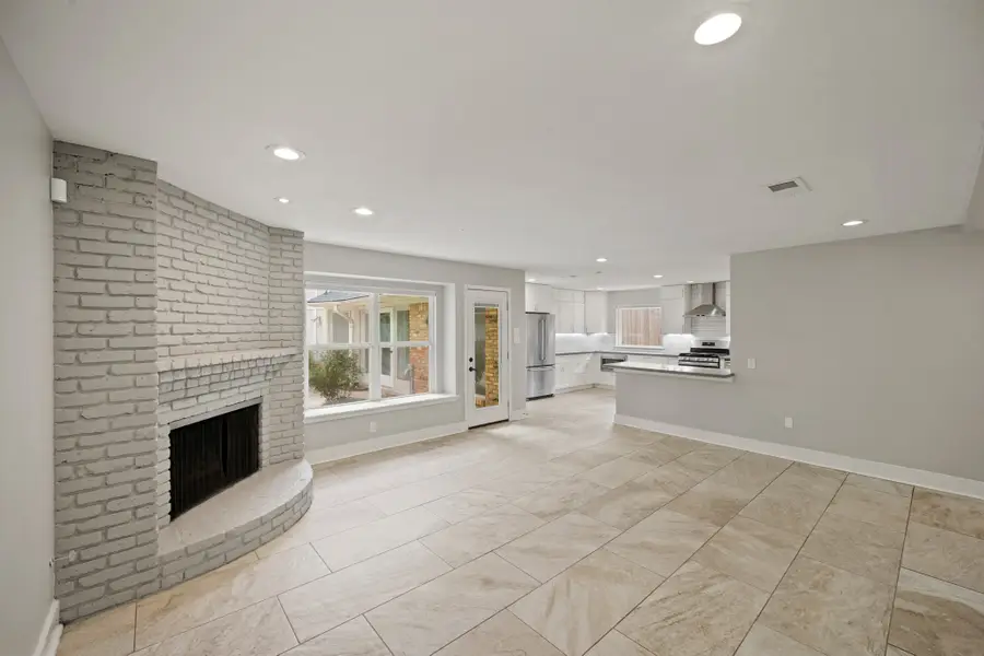 5135 Loch Lomond Drive, Houston, TX 77096 - Image #3