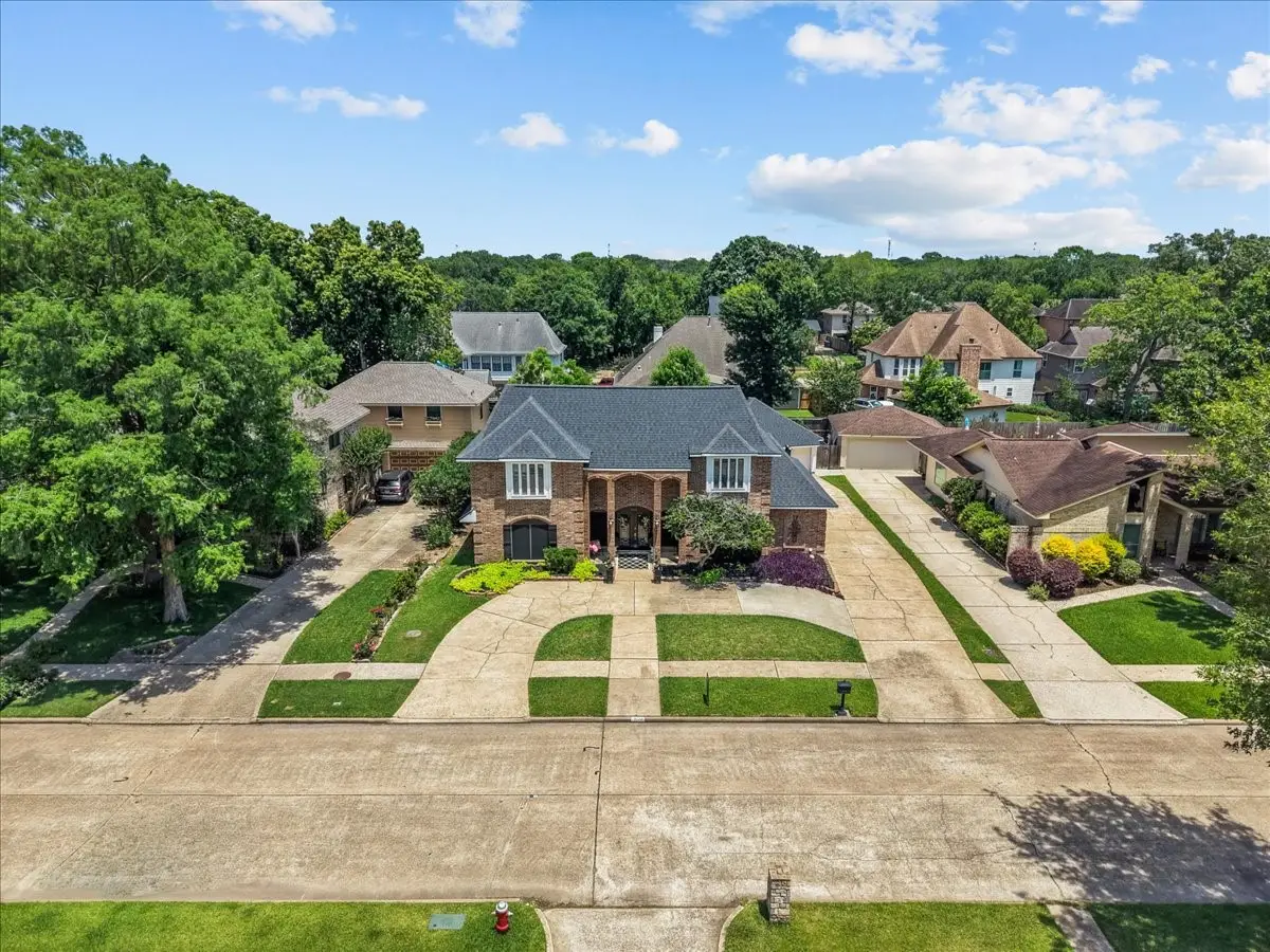 1622 W Hedgecroft Drive, El Lago, TX 77586 - #1