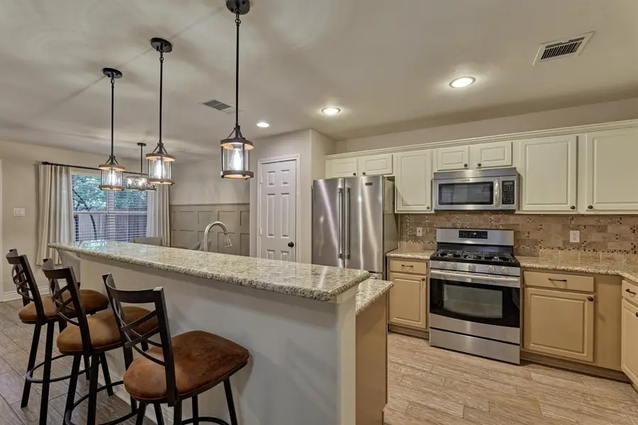 30 Musgrove Place, The Woodlands, TX 77382 - Image #2