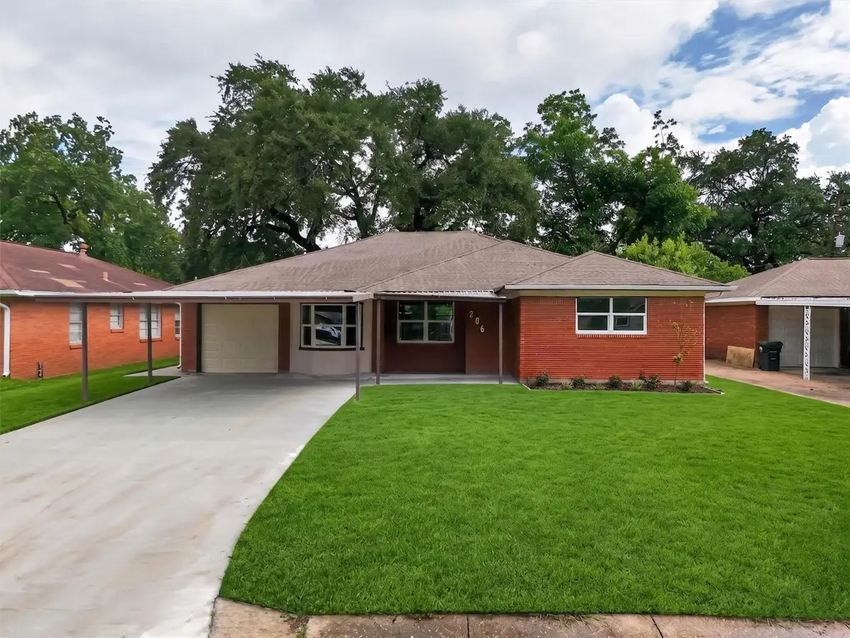 206 Mockingbird Lane, Pasadena, TX 77502 - #1