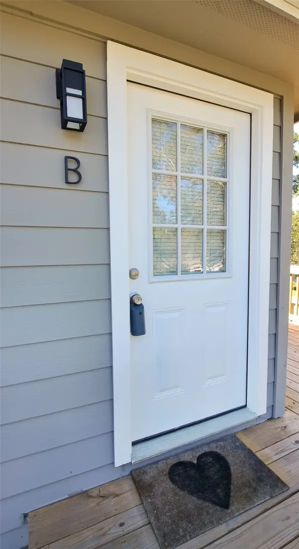 605 Orangewood Drive #B, Conroe, TX 77302